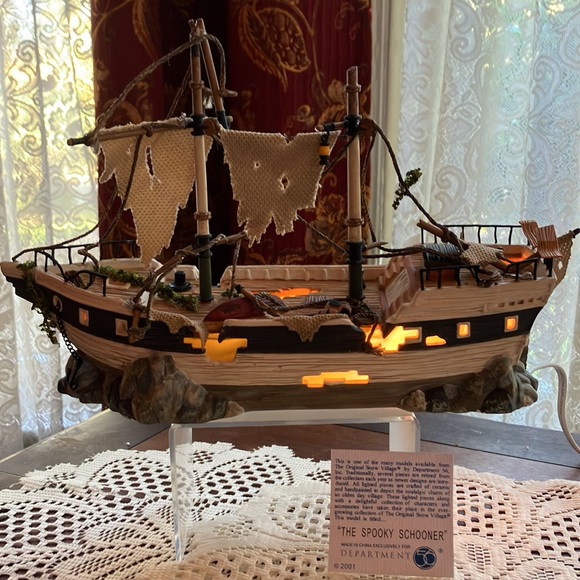 Department 56 The Spooky Schooner Halloween Snow Village - Picture 9 of 11